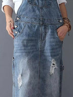 Frayla™ – Abgenutztes Jeanskleid mit Schlitz hinten
