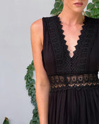 Sora™ – Ärmelloses Boho-Midikleid mit Spitzendetails